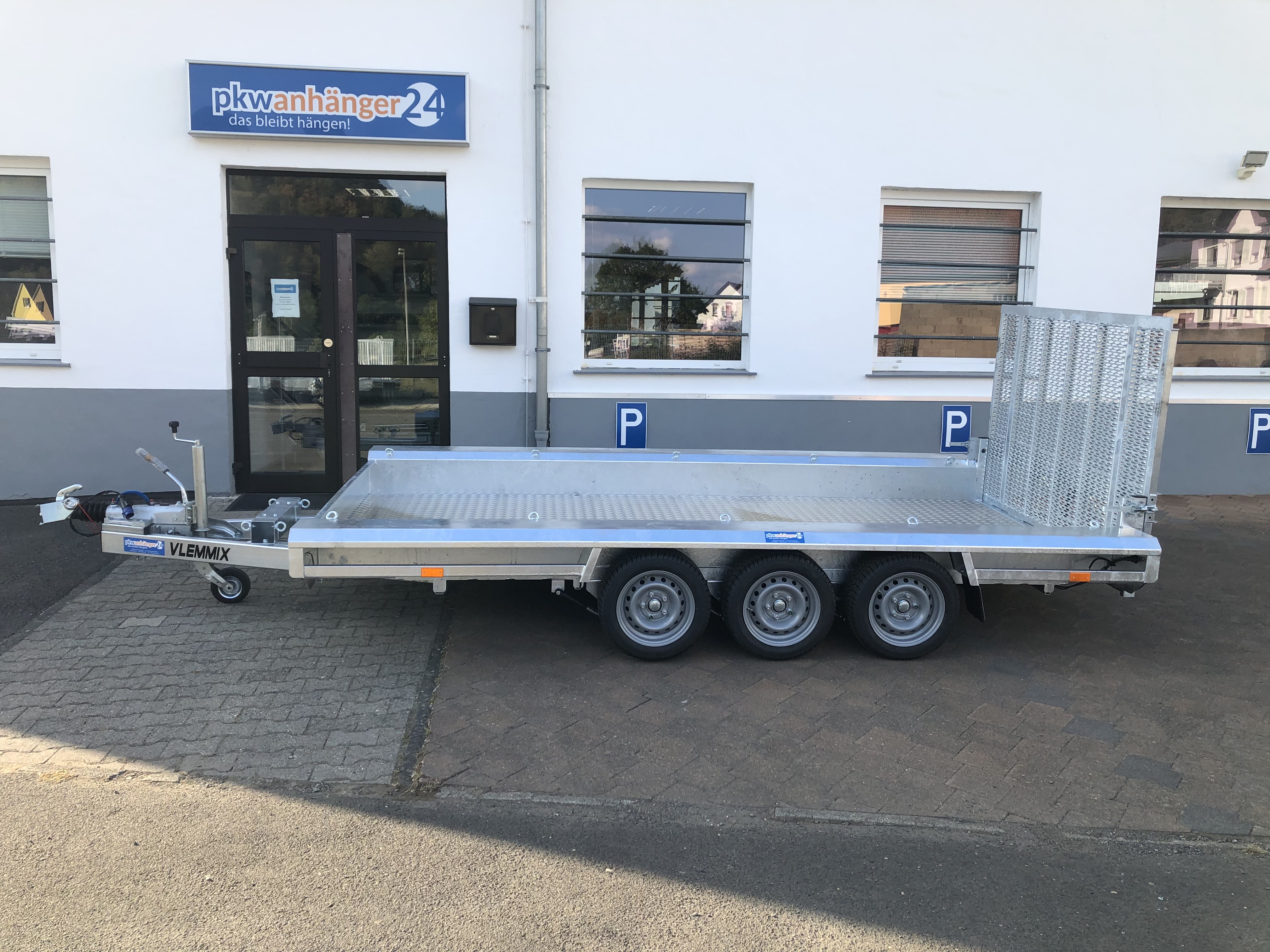 Baumaschinentransporter