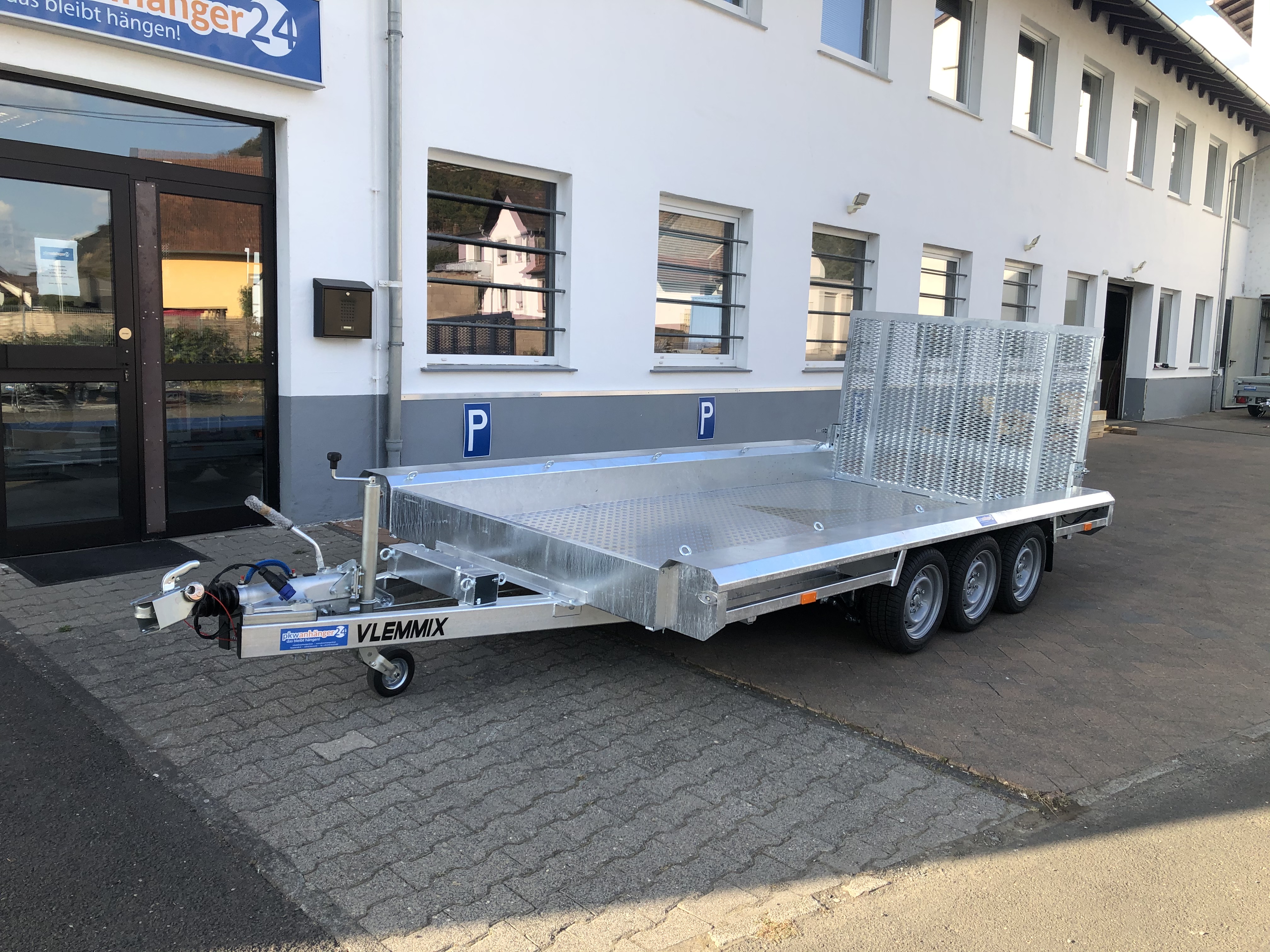 Baumaschinentransporter